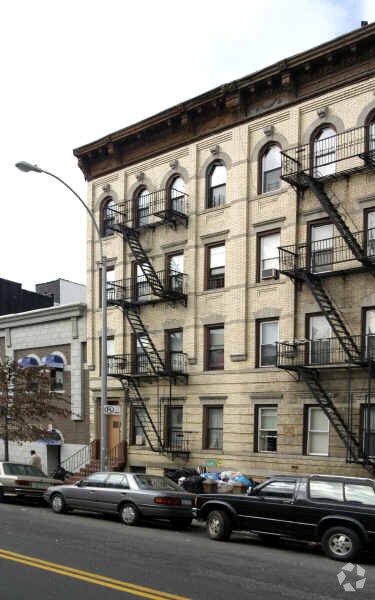 Primary Photo - 5614 6th Ave