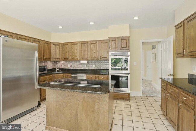 Foto del edificio - 6578 Guilford Rd