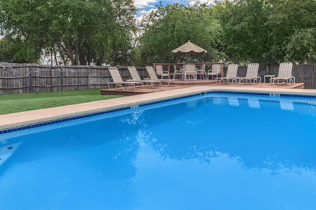 Building Photo - Beeville Station Apartments