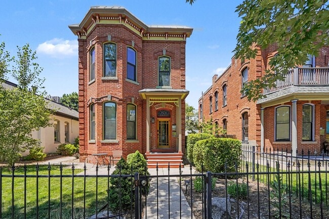 Building Photo - Fully Renovated Victorian Townhome in Curtis Park/RiNo | Walk to Dining, Parks & Downtown