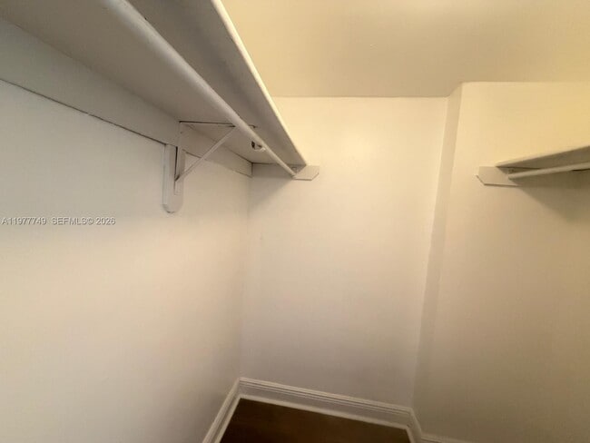 Foto del edificio - 494 NW 165th St