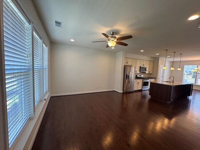 Foto del edificio - Preston Lake Townhouse