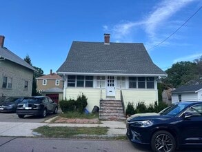 Building Photo - 204 Marlboro St