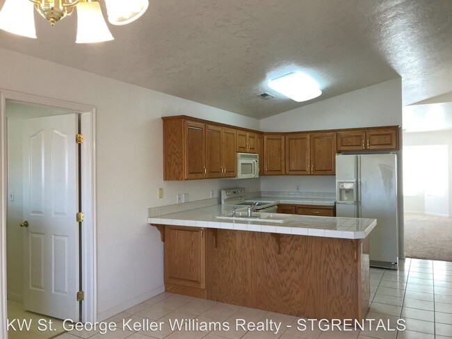 Building Photo - 3 br, 2 bath House - 2398 S Canterbury Road