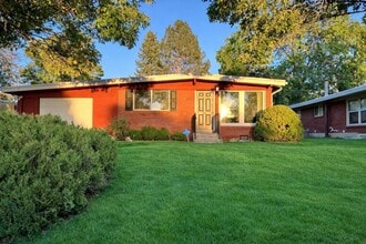 Building Photo - 872 N 500 E