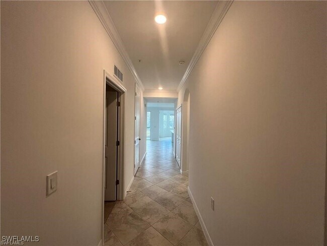 Foto del edificio - 6046 National Blvd