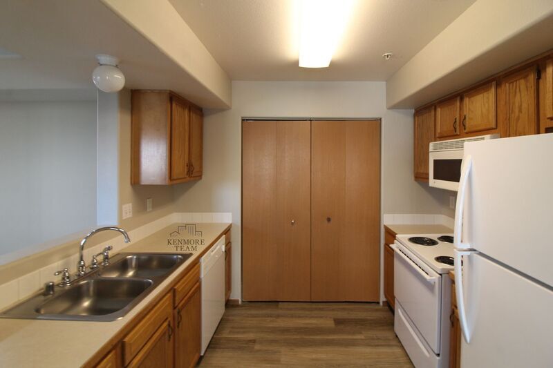 Foto principal - 6405 Chapel Hill Blvd