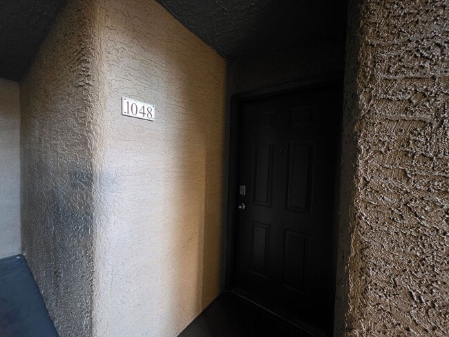 Foto del edificio - Immaculate Guard-Gated First-Floor Condo!