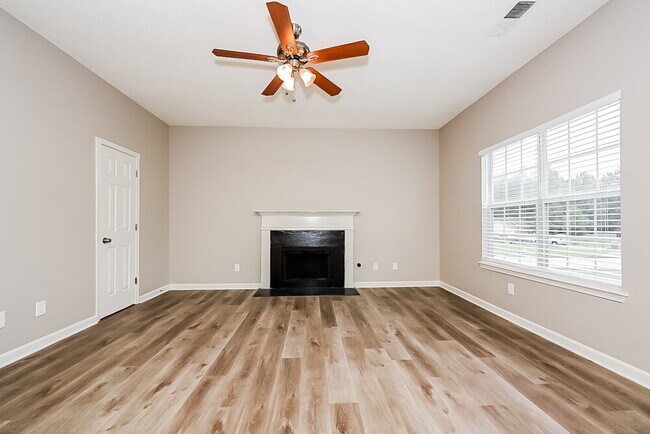 Foto del edificio - 208 Ernestine Way