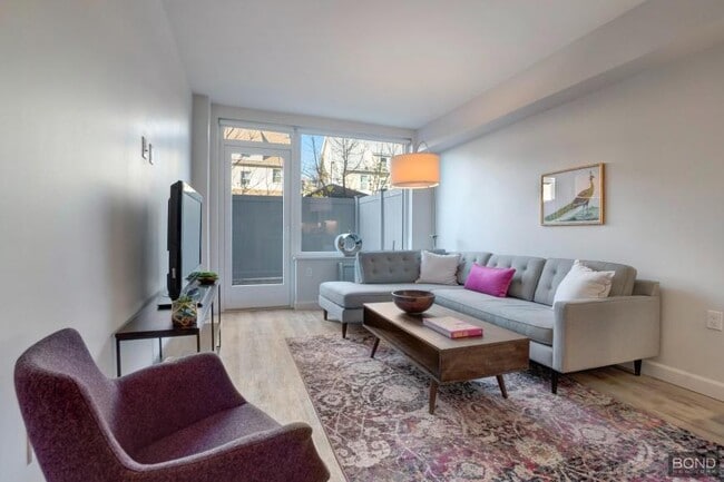 Building Photo - 1 bedroom in HOLLIS NY 11423
