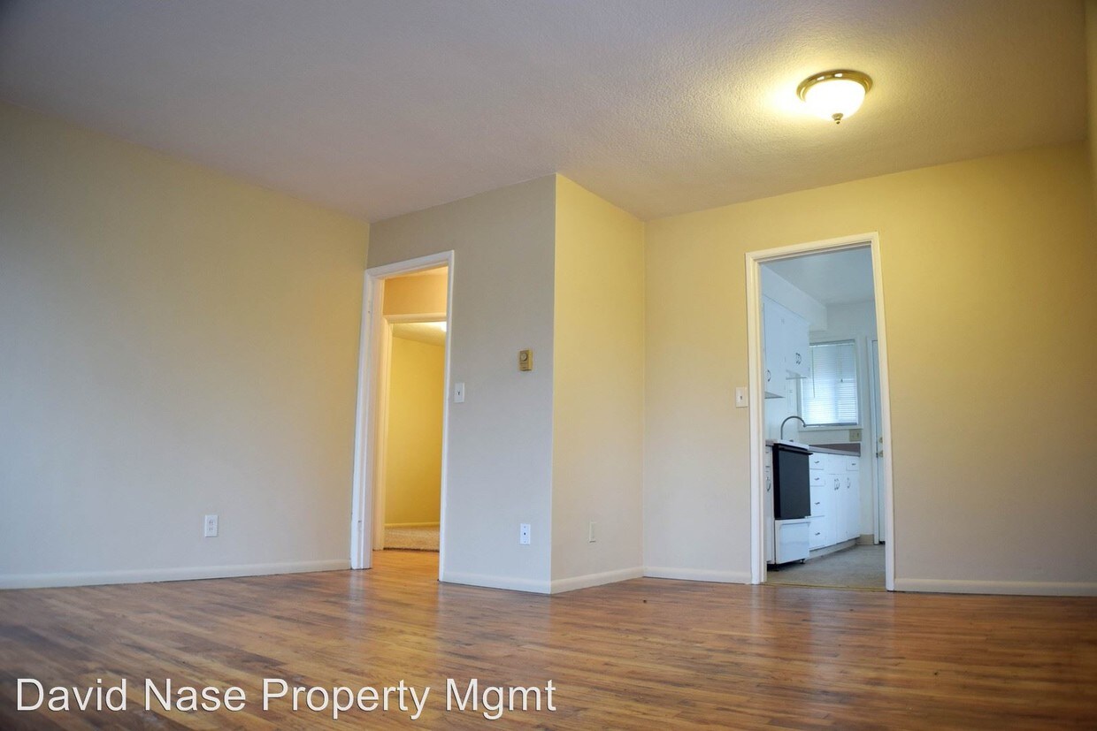 Primary Photo - 12025-12095 SW 5th St