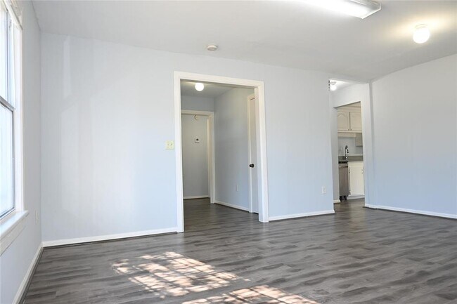 Foto del edificio - 3502 Mainer St