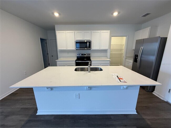 Foto del edificio - 4659 Ostero St