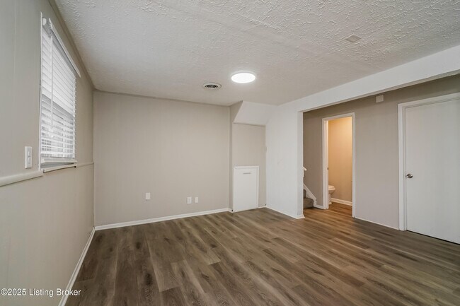 Foto del edificio - 8407 Archwood Ct