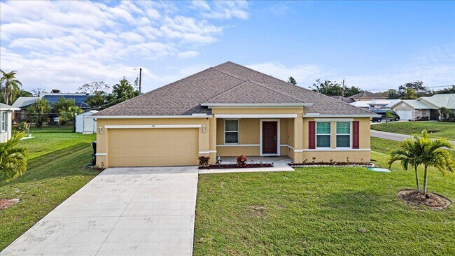 Foto del edificio - 701 NE Perch Ln