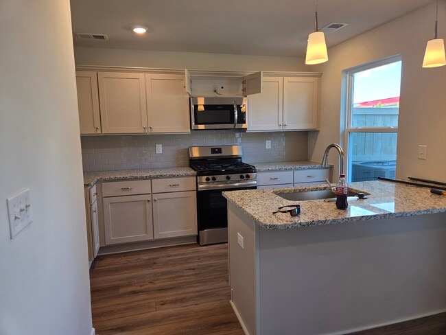Building Photo - 675 Blossom Run