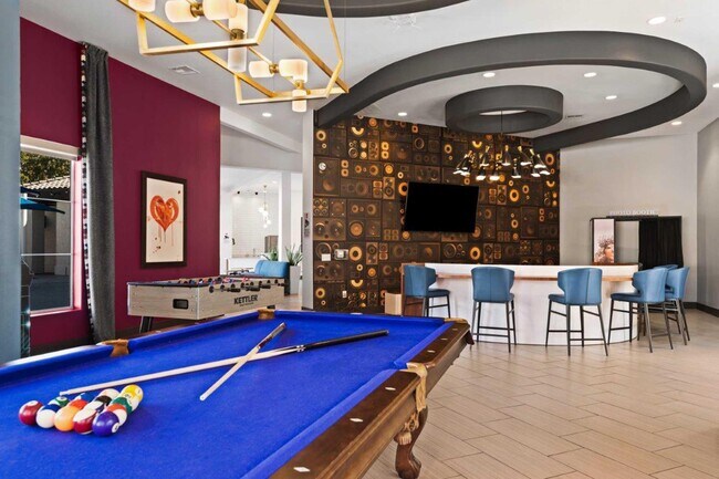 Foto del edificio - REVERB at Spring Valley