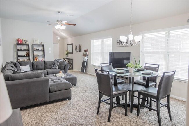 Foto del edificio - 5135 Misty Ln