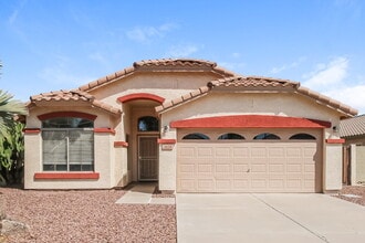 Building Photo - 3834 E Longhorn Dr