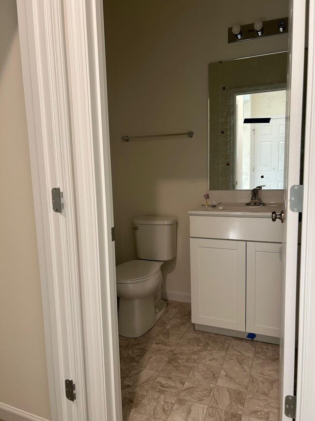 Building Photo - 463 Sweetgrass Dr