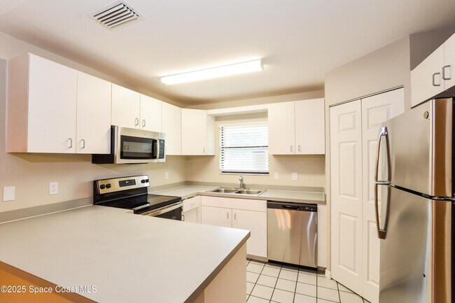 Foto del edificio - 6005 Keystone Ave