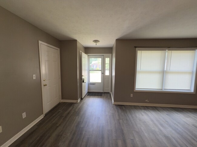 Building Photo - 299 Brookside Pl