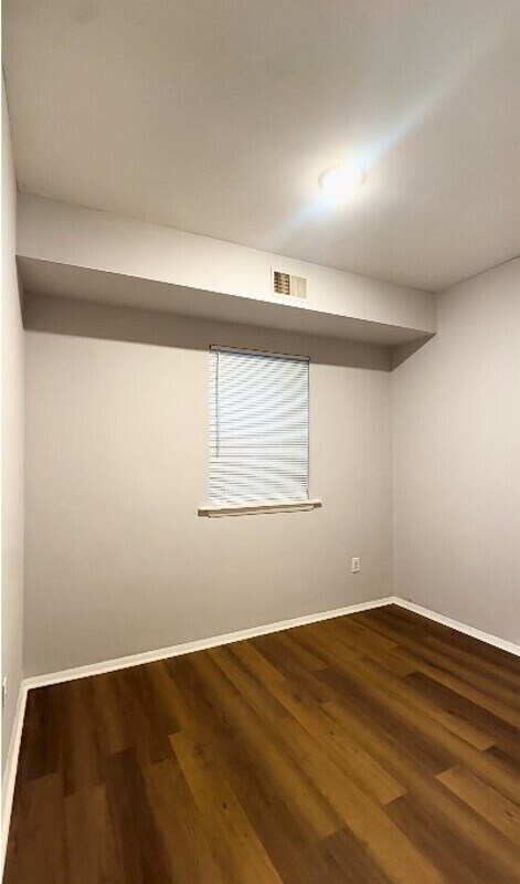 Foto del edificio - 4215 W Girard Ave