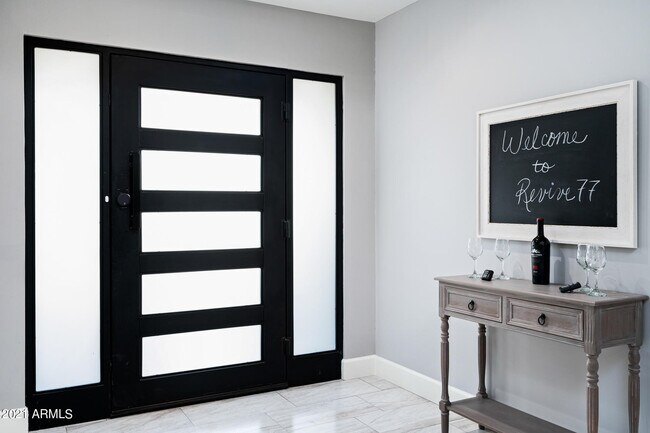 Foto del edificio - 6008 N 77th Pl