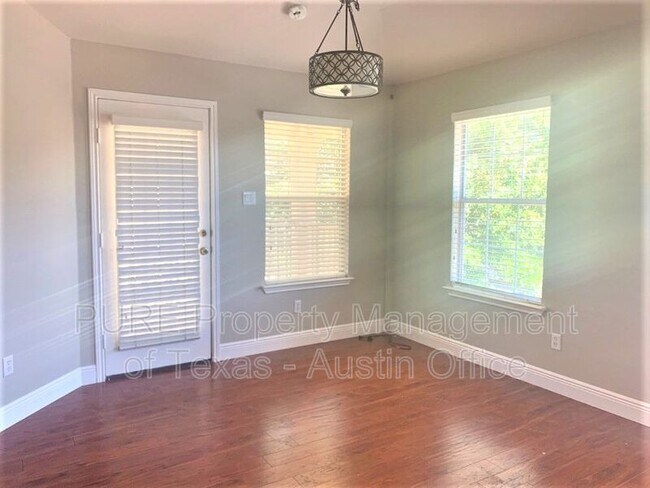 Foto del edificio - 16100 Great Oaks Dr