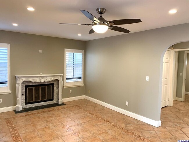 Building Photo - 12145 Stone Gate Way