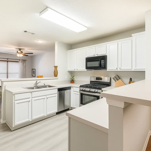 Foto del edificio - 1717 Shady Creek Dr