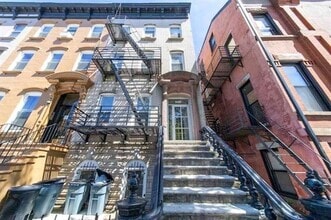Building Photo - 538 Bramhall Ave