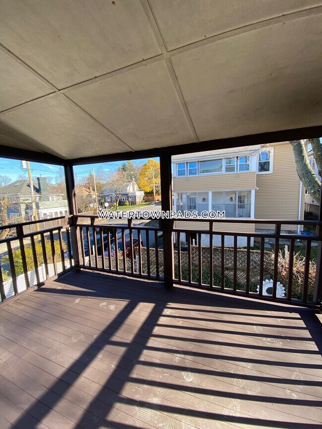 Foto del edificio - 4 Hall Ave