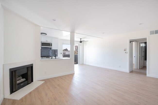 Interior Photo - 5740 Camellia Avenue - Camellia Apartments