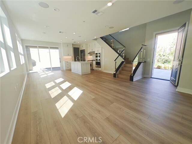 Foto del edificio - 586 McFadden St