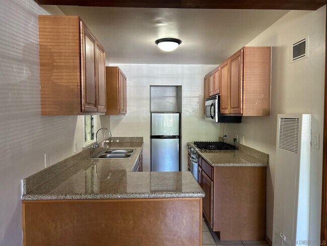 Building Photo - 2419 1st St