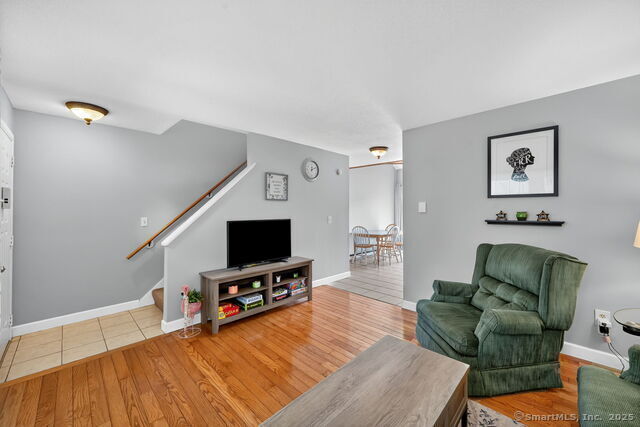 Foto del edificio - 1 Abbott Rd