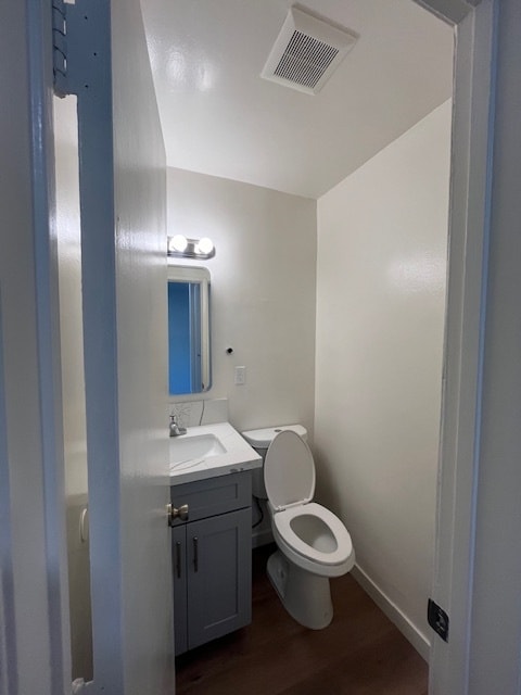 Building Photo - 10420 Commerce Ave