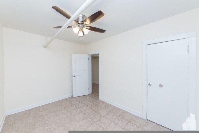 Foto del edificio - 4951 N Oakley Ave