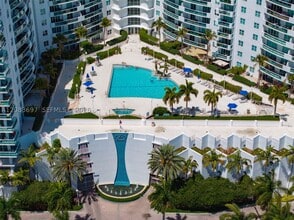 Building Photo - 7900 Harbor Island Dr