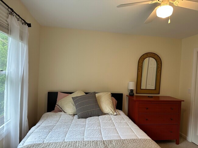 Foto del edificio - 48 Hummingbird Ln