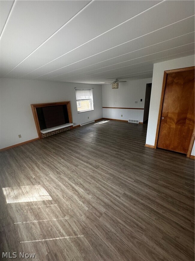 Foto del edificio - 1779 Liberty Dr