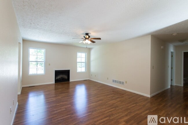 Building Photo - Available May 15