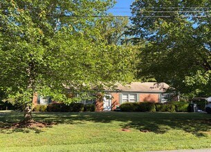 Building Photo - 112 Parkview Dr