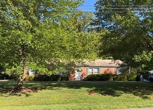 Building Photo - 112 Parkview Dr