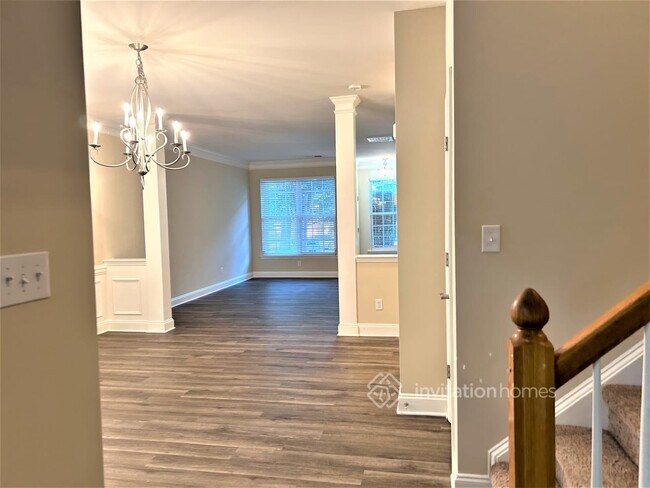 Building Photo - 204 Lady Slipper Ln