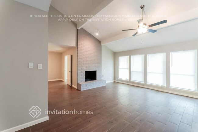 Foto del edificio - 4515 Hidden Springs Dr