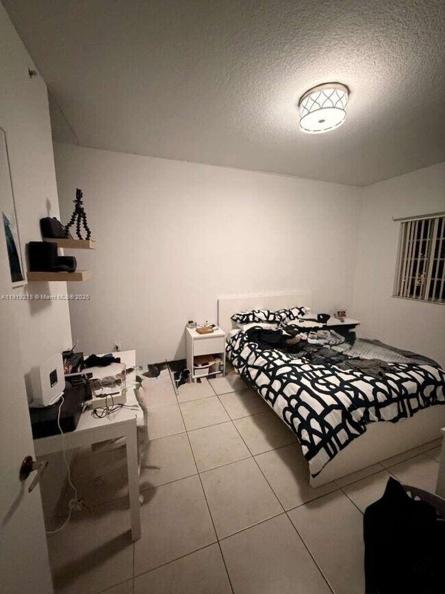 Foto del edificio - 7350 NW 114th Ave