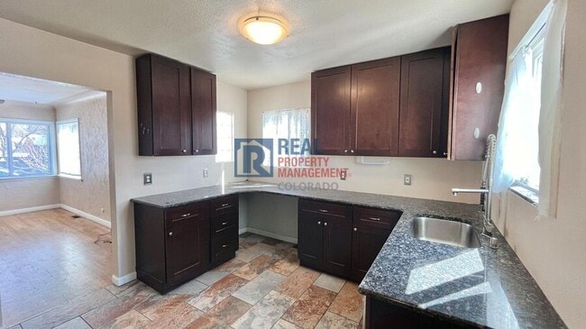 Building Photo - 475 Osceola St
