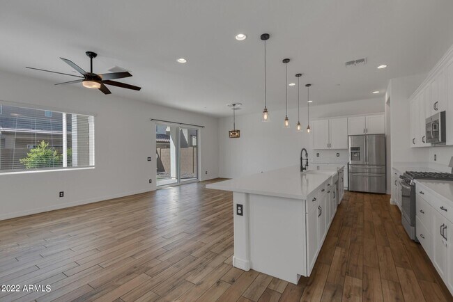Foto del edificio - 7227 W Phelps Rd